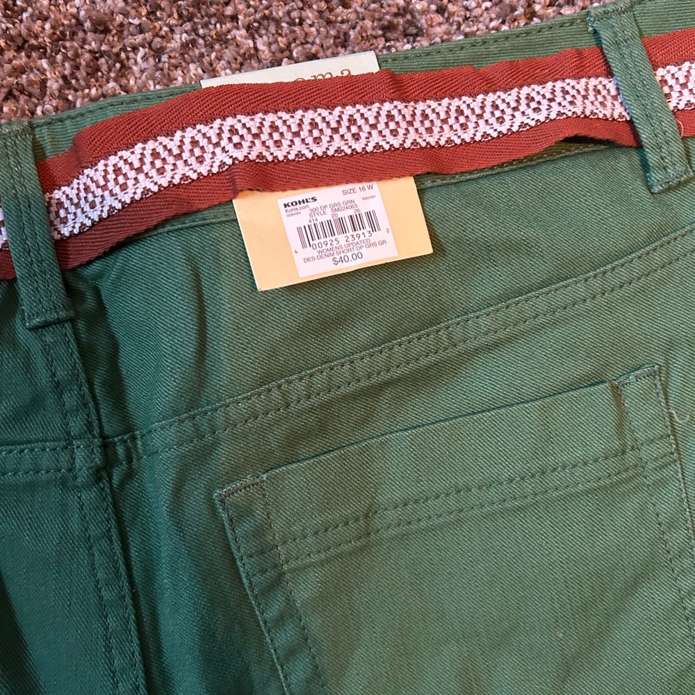 Sonoma Women's Olive Green Cargo Shorts with Belt - Picture 4 of 4